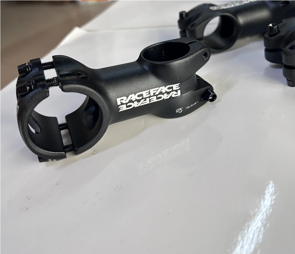 Race Face stuurpen 70 mm 35 mm - Mountain Biking Games recensie en prijs
